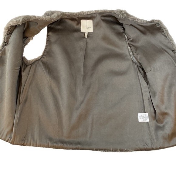 Joie Andrina Plush Faux-Fur Vest in Gray - Size Small - Picture 7 of 9